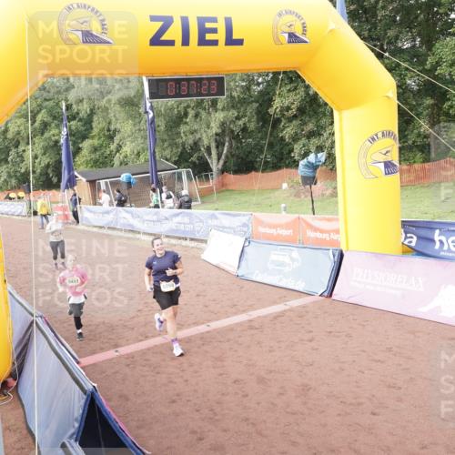 13.09.2026 - Airport Race Dennis Weichert http://msf.ph/oto/10337712 13.09.2026 10:37:57 Ziel 5268, 5270, 5417 meine-sportfotos.de