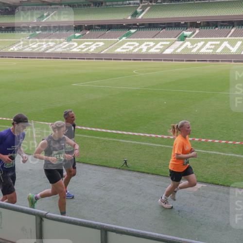 13.09.2026 - 21. swb-Marathon Bremen Michael Burmester http://msf.ph/oto/10337716 13.09.2026 13:14:46 Laufen im Stadion 263, 266, 270, 300, 414, 460, 600, 631, 768, 956, 1008, 1047, 1392, 1408, 1426, 1573, 1596, 1818, 1819, 2024, 2035, 2079, 2233, 2235, 2314, 2359, 2385, 2386, 2387, 2412, 2457, 2466, 2484, 2494, 2521, 2540, 2564, 2667, 2690, 2691, 2693, 2737, 2760, 2783, 2829, 2838, 2859, 2861, 2865, 2874, 2887, 2958, 2972, 2978, 3111, 3157, 3185, 3209, 3277, 3304, 3355, 3378, 3405, 3428, 3653, 3661, 3670, 3680, 3829, 3847, 4034, 4080, 4511 meine-sportfotos.de
