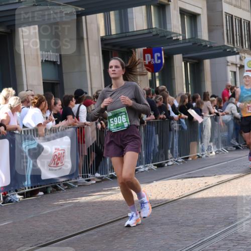 13.09.2026 - 21. swb-Marathon Bremen Strokosch-Dieckow http://msf.ph/oto/10337728 13.09.2026 13:25:55 Ziel 1649, 1896, 2434, 2658, 2666, 3248, 3516, 3983, 4723, 4724, 5558, 5747, 5854, 5906, 5934, 5992, 6230, 6639, 6886, 7626, 8361, 8635, 8817, 9266, 9794, 150, 191, 1163, 1458, 1647, 1752, 2033, 2062, 2421, 2708, 2781, 2987, 3124, 3186, 3248, 3722, 3806, 4067, 4161, 4411, 4439, 4476, 4717, 4842, 4927, 5013, 5139, 5622, 5701, 5703, 6135, 6605, 7638, 7780, 8271, 8592, 8597, 8890, 9440, 9506 meine-sportfotos.de