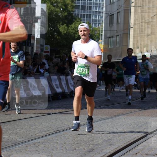13.09.2026 - 21. swb-Marathon Bremen Strokosch-Dieckow http://msf.ph/oto/10337729 13.09.2026 13:19:19 Ziel 307, 2007, 4857, 4916, 5277, 6137, 6310, 7154, 7602, 7647, 7686, 7791, 9512, 13184, 4319, 4455, 4977, 4978, 5371, 7268, 7945, 8153 meine-sportfotos.de