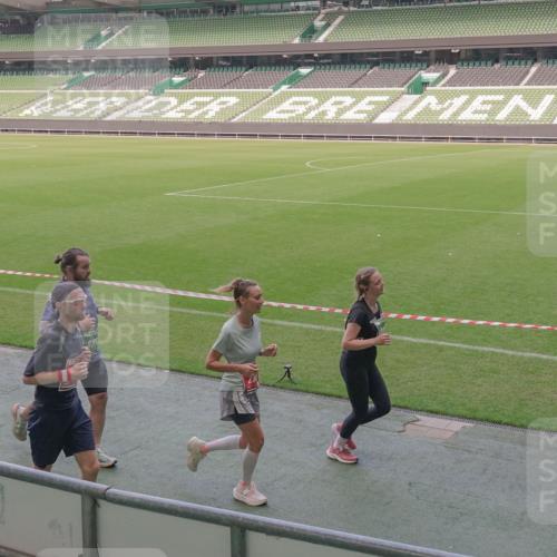 13.09.2026 - 21. swb-Marathon Bremen Michael Burmester http://msf.ph/oto/10337737 13.09.2026 13:14:48 Laufen im Stadion 263, 266, 270, 300, 414, 460, 600, 631, 768, 956, 1008, 1047, 1392, 1408, 1426, 1573, 1596, 1818, 1819, 2024, 2035, 2079, 2233, 2235, 2314, 2359, 2385, 2386, 2387, 2412, 2457, 2466, 2484, 2494, 2521, 2540, 2564, 2667, 2690, 2691, 2693, 2737, 2760, 2783, 2829, 2838, 2859, 2861, 2865, 2874, 2887, 2958, 2972, 2978, 3111, 3157, 3185, 3209, 3277, 3304, 3355, 3378, 3405, 3428, 3653, 3661, 3670, 3680, 3829, 3847, 4034, 4080, 4511 meine-sportfotos.de