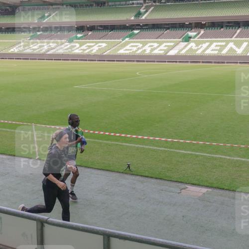 13.09.2026 - 21. swb-Marathon Bremen Michael Burmester http://msf.ph/oto/10337748 13.09.2026 13:14:50 Laufen im Stadion 263, 266, 270, 300, 414, 460, 600, 631, 768, 956, 1008, 1047, 1392, 1408, 1426, 1573, 1596, 1818, 1819, 2024, 2035, 2079, 2233, 2235, 2314, 2359, 2385, 2386, 2387, 2412, 2457, 2466, 2484, 2494, 2521, 2540, 2564, 2667, 2690, 2691, 2693, 2737, 2760, 2783, 2829, 2838, 2859, 2861, 2865, 2874, 2887, 2958, 2972, 2978, 3075, 3111, 3157, 3185, 3209, 3265, 3277, 3304, 3355, 3378, 3405, 3428, 3653, 3661, 3670, 3680, 3829, 3847, 4034, 4080, 4511 meine-sportfotos.de