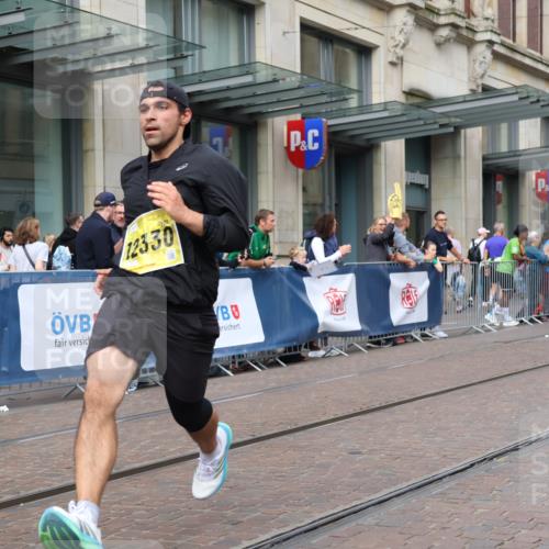13.09.2026 - 21. swb-Marathon Bremen Strokosch-Dieckow http://msf.ph/oto/10337764 13.09.2026 11:05:34 Ziel 10018, 10168, 10204, 10238, 10305, 10382, 10457, 10619, 10662, 11024, 11132, 11156, 11164, 11477, 11775, 12156, 12186, 12378, 12486, 12501, 12523, 12528, 12773, 10186, 10259, 10260, 10411, 10432, 10576, 10697, 10717, 10802, 10864, 10995, 11146, 11314, 11326, 11334, 11387, 11394, 11520, 11521, 11571, 11572, 11724, 11791, 11892, 11947, 12011, 12055, 12251, 12273, 12330, 12362, 12501 meine-sportfotos.de