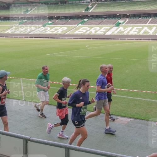 13.09.2026 - 21. swb-Marathon Bremen Michael Burmester http://msf.ph/oto/10337780 13.09.2026 13:14:55 Laufen im Stadion 263, 266, 300, 414, 460, 600, 631, 768, 956, 1008, 1047, 1392, 1408, 1573, 1596, 1818, 1819, 1874, 2024, 2035, 2079, 2233, 2235, 2314, 2359, 2385, 2386, 2387, 2412, 2457, 2466, 2484, 2494, 2521, 2540, 2564, 2667, 2690, 2691, 2693, 2737, 2760, 2783, 2829, 2838, 2859, 2861, 2865, 2874, 2887, 2958, 2972, 2978, 3075, 3111, 3157, 3165, 3185, 3209, 3265, 3304, 3355, 3378, 3382, 3405, 3428, 3653, 3661, 3670, 3680, 3829, 3847, 4034, 4080, 4511 meine-sportfotos.de