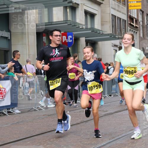 13.09.2026 - 21. swb-Marathon Bremen Strokosch-Dieckow http://msf.ph/oto/10337783 13.09.2026 11:05:34 Ziel 10018, 10168, 10204, 10238, 10305, 10382, 10457, 10619, 10662, 11024, 11132, 11156, 11164, 11477, 11775, 12156, 12186, 12378, 12486, 12501, 12523, 12528, 12773, 10186, 10259, 10260, 10411, 10432, 10576, 10697, 10717, 10802, 10864, 10995, 11146, 11314, 11326, 11334, 11387, 11394, 11520, 11521, 11571, 11572, 11724, 11791, 11892, 11947, 12011, 12055, 12251, 12273, 12330, 12362, 12501 meine-sportfotos.de