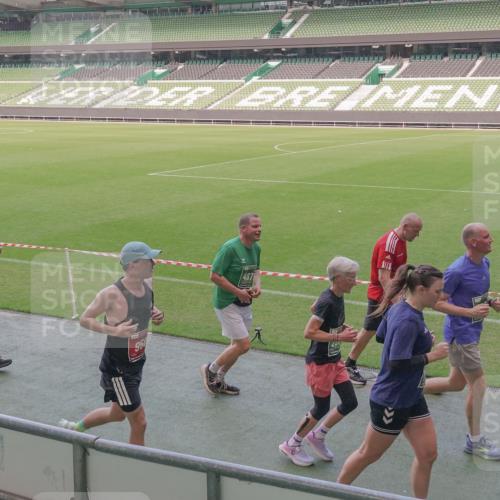 13.09.2026 - 21. swb-Marathon Bremen Michael Burmester http://msf.ph/oto/10337788 13.09.2026 13:14:55 Laufen im Stadion 263, 266, 300, 414, 460, 600, 631, 768, 956, 1008, 1047, 1392, 1408, 1573, 1596, 1818, 1819, 1874, 2024, 2035, 2079, 2233, 2235, 2314, 2359, 2385, 2386, 2387, 2412, 2457, 2466, 2484, 2494, 2521, 2540, 2564, 2667, 2690, 2691, 2693, 2737, 2760, 2783, 2829, 2838, 2859, 2861, 2865, 2874, 2887, 2958, 2972, 2978, 3075, 3111, 3157, 3165, 3185, 3209, 3265, 3304, 3355, 3378, 3382, 3405, 3428, 3653, 3661, 3670, 3680, 3829, 3847, 4034, 4080, 4511 meine-sportfotos.de