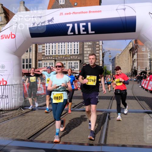 13.09.2026 - 21. swb-Marathon Bremen Tim E. http://msf.ph/oto/10337795 13.09.2026 11:08:22 Ziel 10135, 10139, 10404, 10493, 10660, 10767, 10793, 10859, 11032, 11044, 11263, 11378, 11404, 11659, 11831, 11833, 11958, 12031, 12066, 12160, 12248, 12384, 12389 meine-sportfotos.de