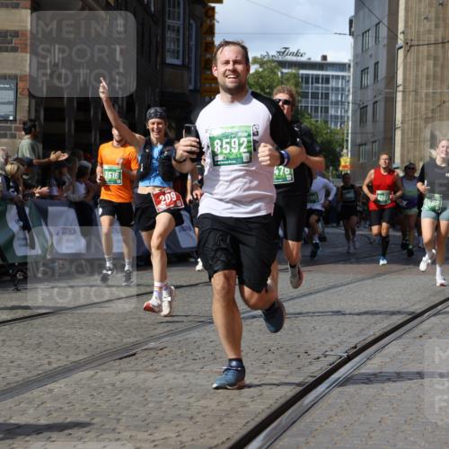 13.09.2026 - 21. swb-Marathon Bremen Strokosch-Dieckow http://msf.ph/oto/10337799 13.09.2026 13:25:57 Ziel 150, 191, 209, 1458, 1650, 1752, 2421, 2781, 3124, 3186, 3722, 3806, 4439, 4717, 4927, 5139, 5703, 5755, 5814, 8545, 8597, 8890, 9440, 9468, 9506, 1896, 2666, 3248, 3516, 4476, 4724, 5558, 5854, 5906, 6605, 6886, 8361, 8635, 9266, 9794 meine-sportfotos.de