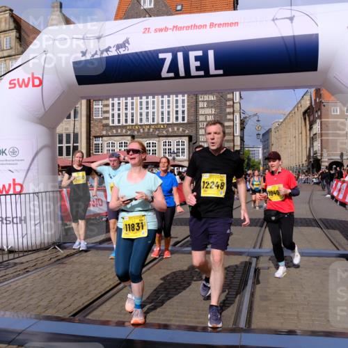 13.09.2026 - 21. swb-Marathon Bremen Tim E. http://msf.ph/oto/10337809 13.09.2026 11:08:22 Ziel 10135, 10139, 10404, 10493, 10660, 10767, 10793, 10859, 11032, 11044, 11263, 11378, 11404, 11659, 11831, 11833, 11958, 12031, 12066, 12160, 12248, 12384, 12389 meine-sportfotos.de
