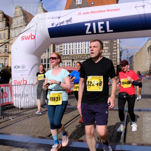 13.09.2026 - 21. swb-Marathon Bremen Tim E. http://msf.ph/oto/10337844 13.09.2026 11:08:22 Ziel 10135, 10139, 10404, 10493, 10660, 10767, 10793, 10859, 11032, 11044, 11263, 11378, 11404, 11659, 11831, 11833, 11958, 12031, 12066, 12160, 12248, 12384, 12389 meine-sportfotos.de