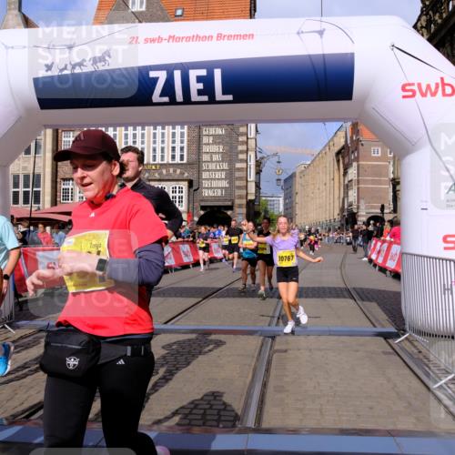 13.09.2026 - 21. swb-Marathon Bremen Tim E. http://msf.ph/oto/10337856 13.09.2026 11:08:23 Ziel 10135, 10139, 10188, 10404, 10493, 10660, 10767, 10793, 10859, 11032, 11044, 11263, 11378, 11404, 11659, 11831, 11833, 11958, 12031, 12066, 12160, 12248, 12384, 12389 meine-sportfotos.de