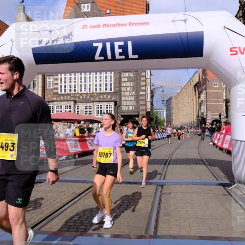 13.09.2026 - 21. swb-Marathon Bremen Tim E. http://msf.ph/oto/10337879 13.09.2026 11:08:24 Ziel 10135, 10139, 10188, 10404, 10493, 10767, 10793, 10851, 10859, 11032, 11044, 11263, 11378, 11404, 11659, 11831, 11833, 11958, 12031, 12066, 12160, 12248, 12325, 12384, 12389 meine-sportfotos.de