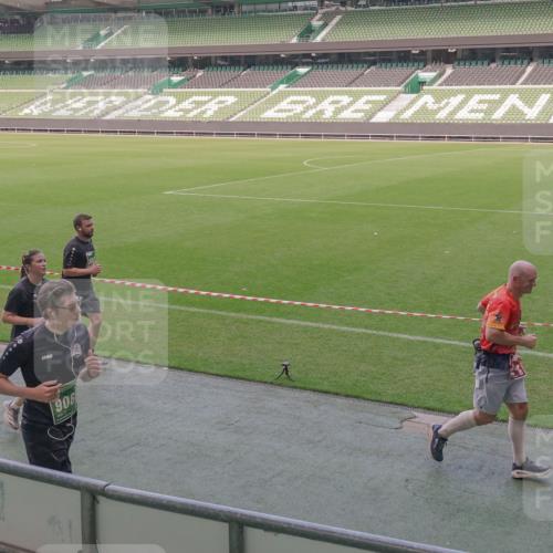 13.09.2026 - 21. swb-Marathon Bremen Michael Burmester http://msf.ph/oto/10337914 13.09.2026 13:15:09 Laufen im Stadion 143, 263, 266, 300, 414, 460, 598, 631, 653, 768, 956, 1008, 1047, 1392, 1408, 1573, 1818, 1819, 1874, 2013, 2024, 2035, 2218, 2233, 2235, 2314, 2359, 2385, 2386, 2387, 2412, 2457, 2466, 2468, 2484, 2494, 2521, 2540, 2564, 2667, 2690, 2691, 2693, 2737, 2760, 2783, 2829, 2838, 2859, 2861, 2865, 2874, 2887, 2958, 2978, 3001, 3075, 3111, 3157, 3165, 3185, 3209, 3237, 3265, 3304, 3355, 3378, 3382, 3405, 3428, 3486, 3512, 3653, 3661, 3670, 3680, 3829, 3847, 4034, 4080, 4511 meine-sportfotos.de