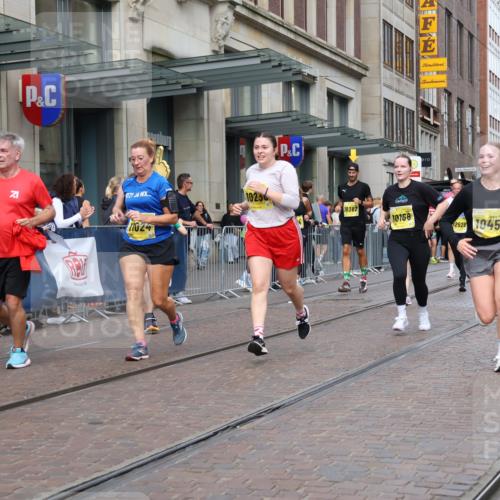 13.09.2026 - 21. swb-Marathon Bremen Strokosch-Dieckow http://msf.ph/oto/10337965 13.09.2026 11:05:39 Ziel 10018, 10168, 10204, 10305, 10375, 10382, 10619, 10662, 11024, 11132, 11156, 11164, 11477, 11674, 11775, 11786, 12186, 12378, 12486, 12523, 12528, 12773, 10186, 10238, 10259, 10260, 10432, 10457, 10717, 10864, 11146, 11314, 11334, 11387, 11394, 11520, 11521, 11571, 11572, 11724, 11791, 11892, 11947, 12055, 12156, 12251, 12273, 12330, 12362, 12501 meine-sportfotos.de
