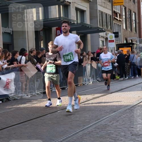 13.09.2026 - 21. swb-Marathon Bremen Strokosch-Dieckow http://msf.ph/oto/10337970 13.09.2026 13:26:03 Ziel 1368, 1649, 1896, 2434, 2658, 3603, 3983, 4723, 4724, 5747, 5854, 5906, 5934, 5992, 6230, 6639, 6886, 7626, 8635, 8817, 9260, 13195, 150, 1163, 1458, 1647, 1896, 2033, 2062, 2421, 2666, 2708, 2781, 2987, 3248, 3516, 3722, 4067, 4161, 4411, 4439, 4476, 4842, 5013, 5139, 5558, 5622, 5701, 6135, 6605, 6886, 7638, 7780, 8271, 8361, 8592, 8635, 9266, 9794 meine-sportfotos.de