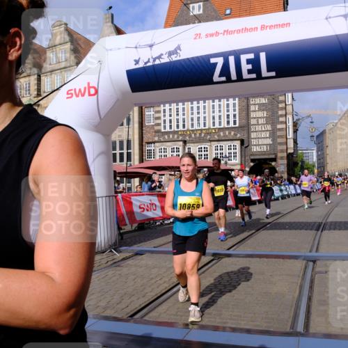 13.09.2026 - 21. swb-Marathon Bremen Tim E. http://msf.ph/oto/10337989 13.09.2026 11:08:27 Ziel 10135, 10139, 10188, 10404, 10493, 10767, 10793, 10851, 10859, 11032, 11044, 11263, 11378, 11404, 11659, 11831, 11833, 11958, 12031, 12066, 12160, 12248, 12325, 12384, 12389 meine-sportfotos.de