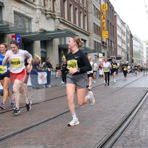 13.09.2026 - 21. swb-Marathon Bremen Strokosch-Dieckow http://msf.ph/oto/10337999 13.09.2026 11:05:40 Ziel 10018, 10168, 10204, 10305, 10375, 10382, 10619, 10662, 11024, 11132, 11156, 11164, 11477, 11674, 11775, 11786, 12186, 12378, 12486, 12523, 12528, 12773, 10168, 10186, 10238, 10259, 10260, 10432, 10457, 10717, 10864, 11146, 11314, 11334, 11387, 11394, 11520, 11521, 11571, 11572, 11724, 11791, 11892, 11947, 12055, 12156, 12251, 12273, 12330, 12362, 12501 meine-sportfotos.de