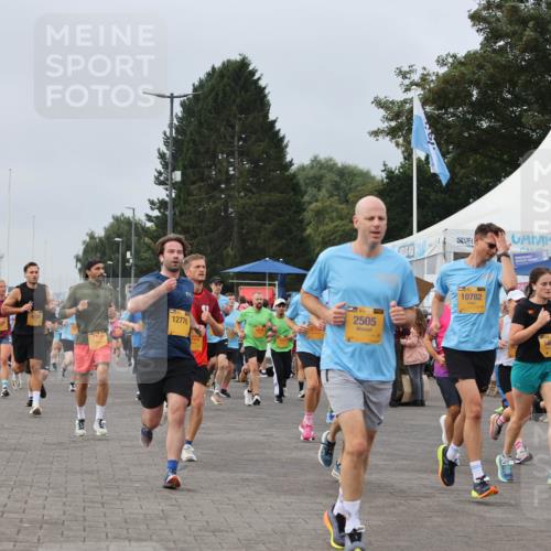 13.09.2026 - Kiel Lauf Andreas Tolksdorf http://msf.ph/oto/10338000 13.09.2026 09:54:50 Kiellinie 5576, 4, 12776, 722, 2505, 10782 meine-sportfotos.de