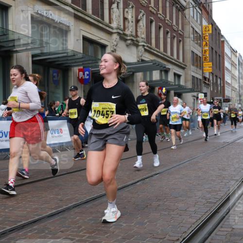 13.09.2026 - 21. swb-Marathon Bremen Strokosch-Dieckow http://msf.ph/oto/10338014 13.09.2026 11:05:40 Ziel 10018, 10168, 10204, 10305, 10375, 10382, 10619, 10662, 11024, 11132, 11156, 11164, 11477, 11674, 11775, 11786, 12186, 12378, 12486, 12523, 12528, 12773, 10168, 10186, 10238, 10259, 10260, 10432, 10457, 10717, 10864, 11146, 11314, 11334, 11387, 11394, 11520, 11521, 11571, 11572, 11724, 11791, 11892, 11947, 12055, 12156, 12251, 12273, 12330, 12362, 12501 meine-sportfotos.de