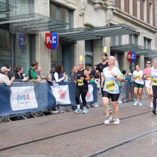 13.09.2026 - 21. swb-Marathon Bremen Strokosch-Dieckow http://msf.ph/oto/10338064 13.09.2026 11:05:42 Ziel 10018, 10204, 10305, 10375, 10382, 10619, 10662, 11029, 11132, 11156, 11164, 11460, 11477, 11674, 11775, 11786, 12186, 12378, 12486, 12523, 12528, 12773, 10168, 10186, 10238, 10259, 10260, 10432, 10457, 10717, 10864, 11024, 11146, 11314, 11334, 11387, 11394, 11520, 11521, 11571, 11572, 11724, 11791, 11892, 11947, 12055, 12156, 12251, 12273, 12330, 12362, 12501, 12773 meine-sportfotos.de