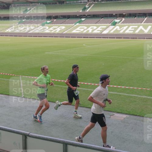 13.09.2026 - 21. swb-Marathon Bremen Michael Burmester http://msf.ph/oto/10338071 13.09.2026 13:15:33 Laufen im Stadion 143, 231, 263, 266, 300, 414, 598, 612, 653, 768, 956, 1008, 1047, 1185, 1818, 1819, 1874, 2013, 2218, 2233, 2235, 2314, 2351, 2359, 2385, 2386, 2466, 2468, 2484, 2494, 2564, 2579, 2664, 2667, 2678, 2690, 2691, 2698, 2737, 2760, 2783, 2799, 2829, 2838, 2846, 2859, 2861, 2865, 2874, 2887, 2958, 2978, 3001, 3075, 3133, 3157, 3165, 3185, 3237, 3265, 3331, 3355, 3382, 3387, 3405, 3428, 3486, 3512, 3670, 3680, 3829, 3847, 4034, 4080, 4511 meine-sportfotos.de