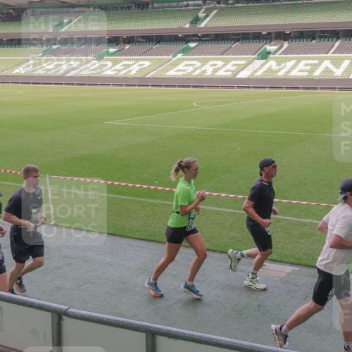 13.09.2026 - 21. swb-Marathon Bremen Michael Burmester http://msf.ph/oto/10338078 13.09.2026 13:15:34 Laufen im Stadion 143, 231, 263, 266, 300, 414, 598, 612, 653, 768, 956, 1008, 1047, 1185, 1312, 1818, 1819, 1874, 2013, 2218, 2233, 2235, 2314, 2351, 2359, 2385, 2386, 2466, 2468, 2484, 2494, 2564, 2579, 2664, 2667, 2678, 2690, 2691, 2698, 2737, 2760, 2783, 2799, 2829, 2838, 2846, 2859, 2861, 2865, 2874, 2887, 2958, 2978, 3001, 3075, 3133, 3157, 3165, 3185, 3237, 3265, 3331, 3355, 3382, 3387, 3405, 3428, 3486, 3512, 3670, 3680, 3829, 3847, 4034, 4080, 4511 meine-sportfotos.de