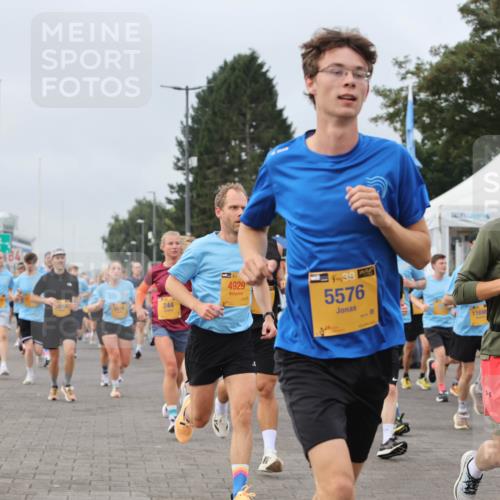 13.09.2026 - Kiel Lauf Andreas Tolksdorf http://msf.ph/oto/10338090 13.09.2026 09:54:53 Kiellinie 244, 4929, 4, 38, 79, 5576, 11698, 1730 meine-sportfotos.de