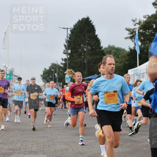 13.09.2026 - Kiel Lauf Andreas Tolksdorf http://msf.ph/oto/10338094 13.09.2026 09:54:54 Kiellinie 4963, 84, 151, 10984, 8414, 244, 38, 4929, 55 meine-sportfotos.de