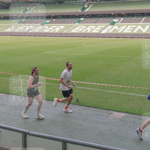 13.09.2026 - 21. swb-Marathon Bremen Michael Burmester http://msf.ph/oto/10338109 13.09.2026 13:15:37 Laufen im Stadion 143, 231, 263, 266, 300, 414, 598, 612, 653, 768, 956, 1008, 1047, 1185, 1312, 1818, 1819, 1874, 2013, 2218, 2235, 2314, 2351, 2359, 2385, 2386, 2466, 2468, 2484, 2494, 2579, 2664, 2667, 2678, 2690, 2691, 2698, 2737, 2760, 2783, 2799, 2829, 2838, 2846, 2859, 2861, 2865, 2874, 2887, 2958, 2978, 3001, 3075, 3133, 3157, 3165, 3185, 3237, 3265, 3331, 3355, 3382, 3387, 3428, 3486, 3512, 3670, 3680, 3829, 3847, 4034, 4080, 4511 meine-sportfotos.de