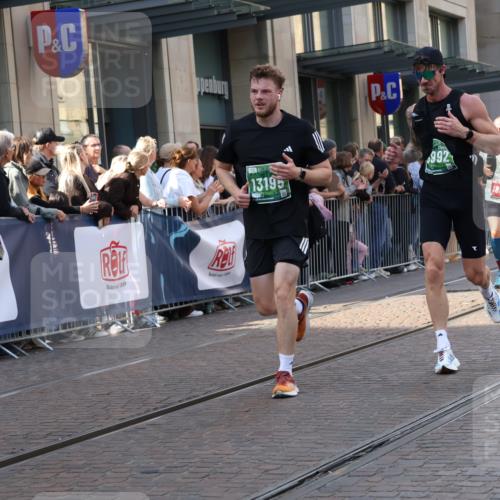 13.09.2026 - 21. swb-Marathon Bremen Strokosch-Dieckow http://msf.ph/oto/10338134 13.09.2026 13:26:09 Ziel 1368, 1649, 2434, 2658, 2779, 3526, 3603, 3983, 4077, 4723, 5747, 5934, 5992, 6230, 6548, 6639, 7626, 8817, 9260, 13195, 1163, 1647, 1896, 2033, 2062, 2666, 2708, 2987, 3248, 3516, 4067, 4476, 4723, 4724, 5013, 5558, 5622, 5701, 5854, 5906, 6135, 6605, 6886, 7638, 7780, 8271, 8361, 8592, 8635, 9266, 9794 meine-sportfotos.de
