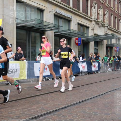 13.09.2026 - 21. swb-Marathon Bremen Strokosch-Dieckow http://msf.ph/oto/10338201 13.09.2026 11:05:45 Ziel 10018, 10204, 10305, 10375, 10382, 10619, 10662, 11029, 11132, 11156, 11164, 11460, 11477, 11674, 11690, 11775, 11786, 12186, 12486, 12523, 12528, 10168, 10186, 10238, 10259, 10260, 10305, 10432, 10457, 10864, 11024, 11146, 11314, 11387, 11394, 11520, 11521, 11571, 11572, 11724, 11791, 11892, 11947, 12055, 12156, 12251, 12273, 12330, 12362, 12378, 12501, 12523, 12773 meine-sportfotos.de