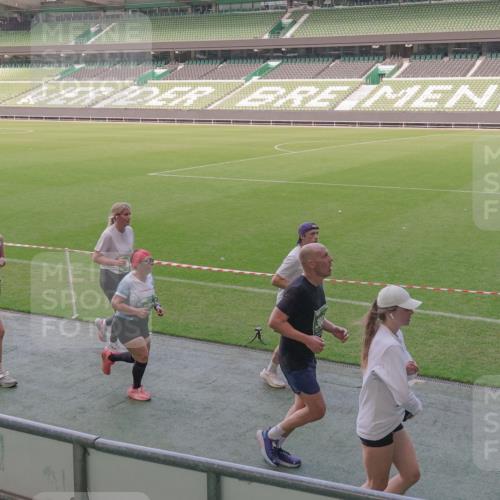 13.09.2026 - 21. swb-Marathon Bremen Michael Burmester http://msf.ph/oto/10338210 13.09.2026 13:15:49 Laufen im Stadion 143, 153, 231, 263, 266, 300, 414, 598, 612, 653, 990, 1008, 1047, 1185, 1312, 1465, 1539, 1818, 1819, 1874, 2013, 2218, 2235, 2314, 2351, 2359, 2363, 2385, 2386, 2466, 2468, 2484, 2494, 2579, 2664, 2667, 2678, 2690, 2691, 2698, 2737, 2760, 2778, 2783, 2799, 2838, 2846, 2859, 2861, 2865, 2874, 2958, 2974, 2978, 3001, 3075, 3133, 3157, 3165, 3185, 3237, 3265, 3331, 3355, 3382, 3387, 3486, 3501, 3512, 3670, 3680, 3829, 3847, 4034, 4080, 4511 meine-sportfotos.de