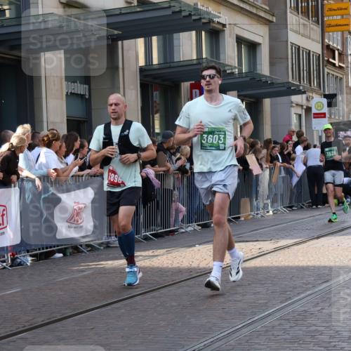 13.09.2026 - 21. swb-Marathon Bremen Strokosch-Dieckow http://msf.ph/oto/10338229 13.09.2026 13:26:12 Ziel 1368, 1649, 2434, 2658, 2779, 3526, 3603, 3983, 4077, 5747, 5934, 5992, 6230, 6289, 6375, 6548, 6639, 7626, 8817, 9260, 13195, 1163, 1647, 1896, 2062, 2666, 2708, 2987, 3248, 3516, 4067, 4476, 4723, 4724, 5558, 5701, 5854, 5906, 5934, 6135, 6605, 6886, 7638, 7780, 8271, 8361, 8592, 8635, 9266, 9794 meine-sportfotos.de