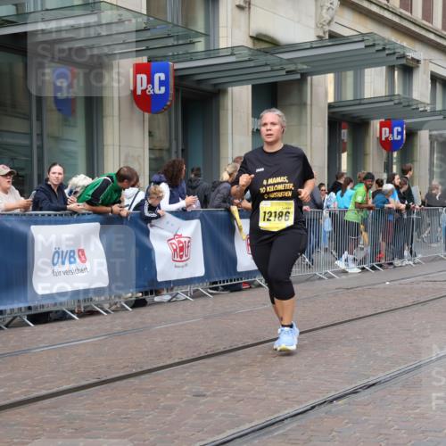 13.09.2026 - 21. swb-Marathon Bremen Strokosch-Dieckow http://msf.ph/oto/10338251 13.09.2026 11:05:47 Ziel 10018, 10204, 10375, 10382, 10619, 10662, 11029, 11132, 11156, 11164, 11460, 11477, 11674, 11690, 11775, 11786, 12186, 12486, 12528, 10168, 10186, 10238, 10259, 10260, 10305, 10432, 10457, 10864, 11024, 11146, 11314, 11387, 11394, 11520, 11521, 11571, 11572, 11724, 11791, 11892, 11947, 12055, 12156, 12273, 12330, 12362, 12378, 12501, 12523, 12528, 12773 meine-sportfotos.de