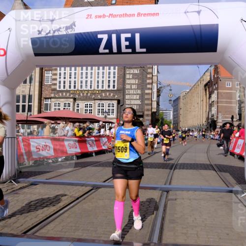 13.09.2026 - 21. swb-Marathon Bremen Tim E. http://msf.ph/oto/10338255 13.09.2026 11:08:38 Ziel 10135, 10188, 10793, 10851, 11032, 11124, 11263, 11509, 11560, 11561, 11888, 11968, 12073, 12164, 12315, 12325, 12410 meine-sportfotos.de