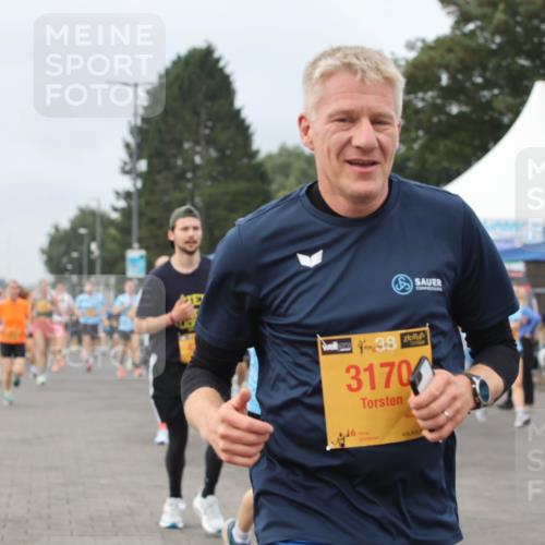 13.09.2026 - Kiel Lauf Andreas Tolksdorf http://msf.ph/oto/10338262 13.09.2026 09:55:00 Kiellinie 38, 3170 meine-sportfotos.de