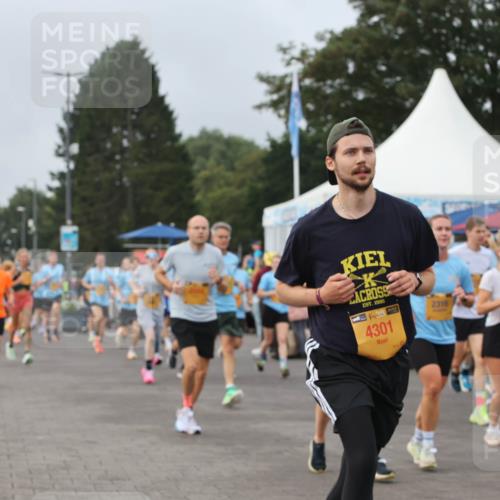 13.09.2026 - Kiel Lauf Andreas Tolksdorf http://msf.ph/oto/10338287 13.09.2026 09:55:01 Kiellinie 1995, 38, 4301, 2316 meine-sportfotos.de