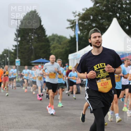 13.09.2026 - Kiel Lauf Andreas Tolksdorf http://msf.ph/oto/10338289 13.09.2026 09:55:01 Kiellinie 1995, 316, 4301 meine-sportfotos.de