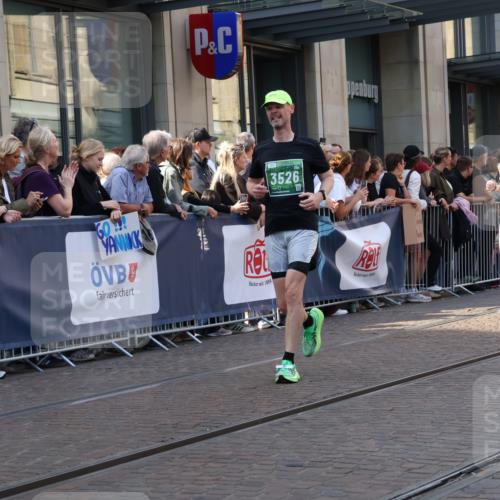 13.09.2026 - 21. swb-Marathon Bremen Strokosch-Dieckow http://msf.ph/oto/10338311 13.09.2026 13:26:16 Ziel 1368, 1649, 2658, 2779, 3526, 3603, 3852, 4077, 4598, 5747, 5992, 6230, 6289, 6375, 6548, 6639, 7626, 8112, 9260, 13195, 1896, 2062, 2434, 2666, 3248, 3516, 3983, 4067, 4476, 4723, 4724, 5558, 5701, 5854, 5906, 5934, 6230, 6605, 6886, 7638, 8361, 8592, 8635, 8817, 9266, 9794 meine-sportfotos.de