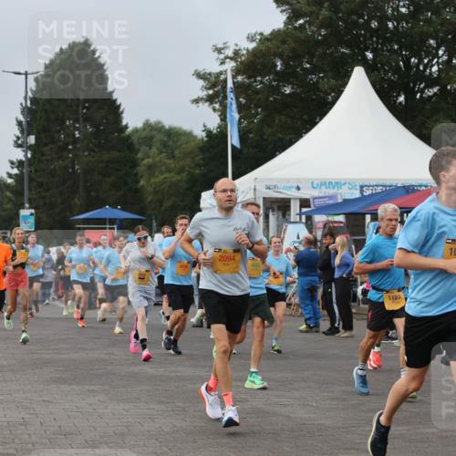 13.09.2026 - Kiel Lauf Andreas Tolksdorf http://msf.ph/oto/10338313 13.09.2026 09:55:02 Kiellinie 8567, 38, 2094, 1123, 10705, 2316 meine-sportfotos.de