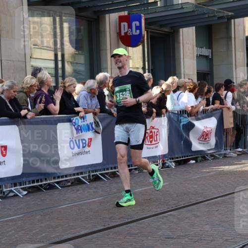 13.09.2026 - 21. swb-Marathon Bremen Strokosch-Dieckow http://msf.ph/oto/10338328 13.09.2026 13:26:16 Ziel 1368, 1649, 2658, 2779, 3526, 3603, 3852, 4077, 4598, 5747, 5992, 6230, 6289, 6375, 6548, 6639, 7626, 8112, 9260, 13195, 1896, 2062, 2434, 2666, 3248, 3516, 3983, 4067, 4476, 4723, 4724, 5558, 5701, 5854, 5906, 5934, 6230, 6605, 6886, 7638, 8361, 8592, 8635, 8817, 9266, 9794 meine-sportfotos.de
