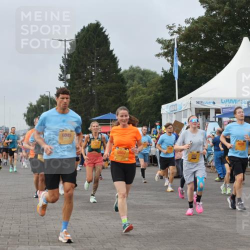 13.09.2026 - Kiel Lauf Andreas Tolksdorf http://msf.ph/oto/10338356 13.09.2026 09:55:03 Kiellinie 3, 341, 6045, 7177, 8567, 202, 8628, 9435, 9208 meine-sportfotos.de