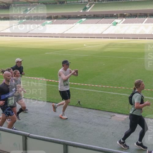 13.09.2026 - 21. swb-Marathon Bremen Michael Burmester http://msf.ph/oto/10338388 13.09.2026 13:16:05 Laufen im Stadion 134, 143, 153, 231, 263, 266, 267, 271, 300, 414, 598, 612, 653, 990, 1047, 1185, 1312, 1465, 1539, 1825, 1874, 1987, 2013, 2218, 2235, 2259, 2351, 2359, 2363, 2381, 2385, 2386, 2466, 2468, 2484, 2494, 2562, 2579, 2664, 2667, 2678, 2690, 2691, 2698, 2737, 2760, 2778, 2783, 2797, 2799, 2846, 2859, 2861, 2865, 2874, 2958, 2974, 2996, 3001, 3075, 3133, 3157, 3165, 3185, 3237, 3265, 3331, 3355, 3366, 3382, 3387, 3486, 3501, 3512, 3670, 3680, 3829, 3847, 4034, 4511 meine-sportfotos.de