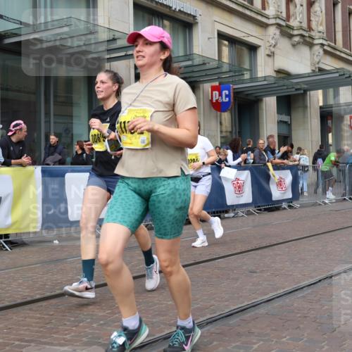 13.09.2026 - 21. swb-Marathon Bremen Strokosch-Dieckow http://msf.ph/oto/10338402 13.09.2026 11:05:52 Ziel 10204, 10375, 10376, 10619, 10662, 10681, 10682, 11029, 11132, 11156, 11340, 11374, 11432, 11460, 11674, 11690, 11775, 11786, 11849, 12186, 12479, 12486, 10018, 10168, 10238, 10259, 10260, 10305, 10382, 10457, 10619, 10864, 11024, 11132, 11164, 11477, 11520, 11724, 11791, 11892, 11947, 12156, 12186, 12273, 12330, 12362, 12378, 12501, 12523, 12528, 12773 meine-sportfotos.de