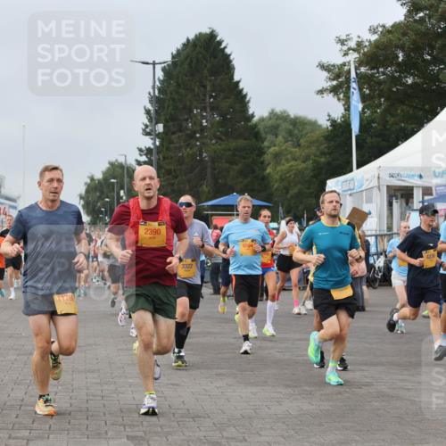 13.09.2026 - Kiel Lauf Andreas Tolksdorf http://msf.ph/oto/10338512 13.09.2026 09:55:09 Kiellinie 11758, 2390, 3322, 6564, 4236, 12 meine-sportfotos.de