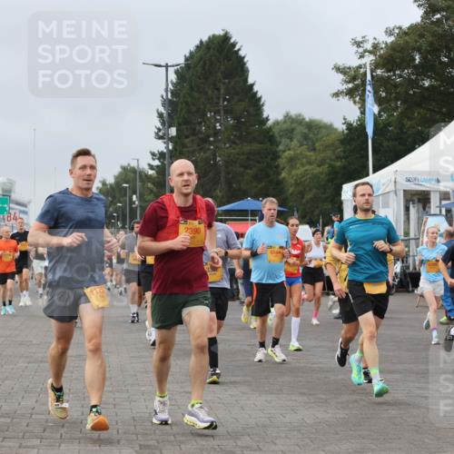 13.09.2026 - Kiel Lauf Andreas Tolksdorf http://msf.ph/oto/10338517 13.09.2026 09:55:09 Kiellinie 3, 4, 1175, 2390, 6564, 4236, 7729 meine-sportfotos.de