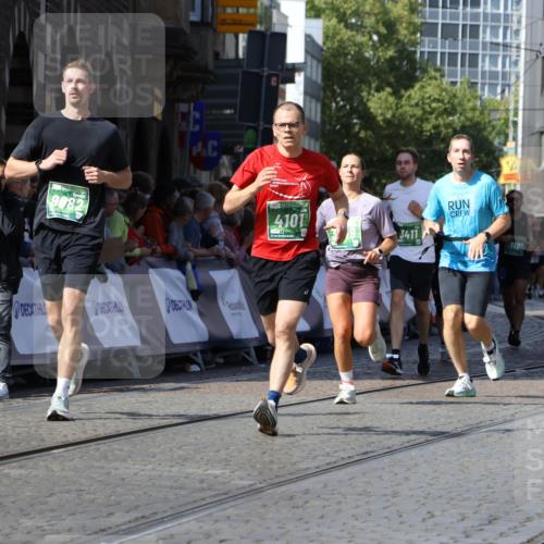 13.09.2026 - 21. swb-Marathon Bremen Strokosch-Dieckow http://msf.ph/oto/10338534 13.09.2026 13:19:46 Ziel 926, 1232, 2423, 2535, 3182, 3508, 4319, 4455, 4977, 4978, 5371, 6008, 7140, 7268, 7754, 7945, 8153, 9552, 9638, 9805, 13163, 411, 431, 495, 511, 1053, 1252, 1551, 1972, 3240, 3319, 3411, 4101, 5813, 5837, 7404, 7488, 8263, 9082, 13192 meine-sportfotos.de