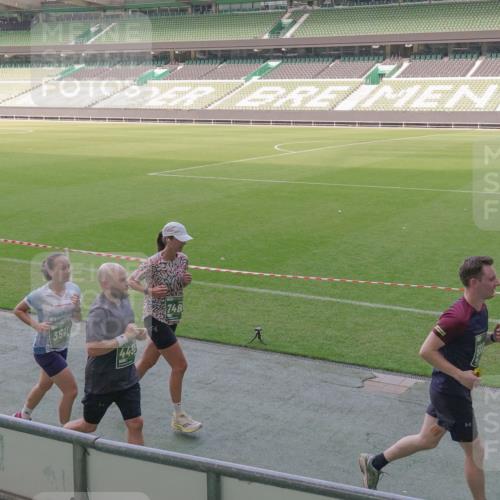13.09.2026 - 21. swb-Marathon Bremen Michael Burmester http://msf.ph/oto/10338537 13.09.2026 13:16:32 Laufen im Stadion 134, 143, 153, 231, 263, 267, 271, 449, 588, 598, 612, 653, 990, 1057, 1185, 1312, 1465, 1539, 1813, 1825, 1874, 1987, 2013, 2067, 2218, 2235, 2259, 2351, 2359, 2363, 2381, 2385, 2386, 2468, 2532, 2550, 2562, 2579, 2586, 2655, 2664, 2667, 2678, 2698, 2760, 2778, 2783, 2797, 2799, 2821, 2846, 2859, 2874, 2958, 2974, 2996, 3001, 3075, 3104, 3133, 3157, 3165, 3185, 3195, 3213, 3237, 3265, 3314, 3331, 3366, 3382, 3387, 3479, 3486, 3501, 3506, 3512, 3670, 3829 meine-sportfotos.de