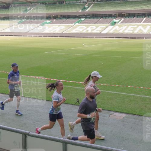 13.09.2026 - 21. swb-Marathon Bremen Michael Burmester http://msf.ph/oto/10338543 13.09.2026 13:16:33 Laufen im Stadion 134, 143, 153, 231, 263, 267, 271, 449, 588, 598, 612, 653, 990, 1057, 1185, 1312, 1465, 1539, 1813, 1825, 1874, 1987, 2013, 2067, 2218, 2235, 2259, 2351, 2359, 2363, 2381, 2385, 2386, 2468, 2532, 2550, 2562, 2579, 2586, 2655, 2664, 2667, 2678, 2698, 2760, 2778, 2783, 2797, 2799, 2821, 2846, 2859, 2874, 2958, 2974, 2996, 3001, 3075, 3104, 3133, 3157, 3165, 3185, 3195, 3213, 3237, 3265, 3314, 3331, 3366, 3382, 3387, 3479, 3486, 3501, 3506, 3512, 3829 meine-sportfotos.de