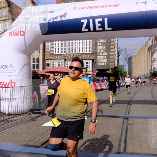 13.09.2026 - 21. swb-Marathon Bremen Tim E. http://msf.ph/oto/10338576 13.09.2026 11:08:49 Ziel 10229, 10609, 11065, 11124, 11509, 11560, 11561, 11678, 11834, 11888, 11968, 12073, 12162, 12164, 12315, 12410, 12516 meine-sportfotos.de